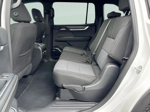 New 2025 GMC Acadia Elevation image 24