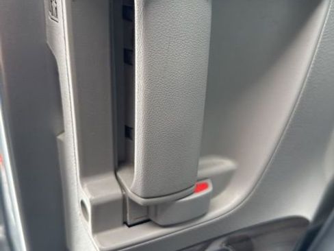 Used 2015 Toyota Sienna AWD image 37