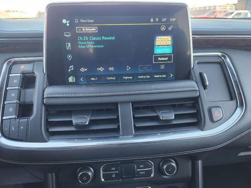 Used 2023 Chevrolet Suburban Premier image 15