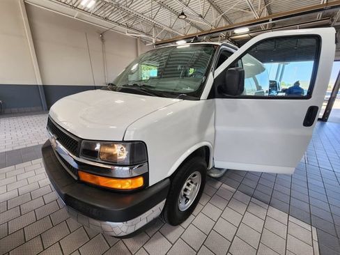 Used 2025 Chevrolet Express 2500 w/ Driver Convenience Package RWD image 3