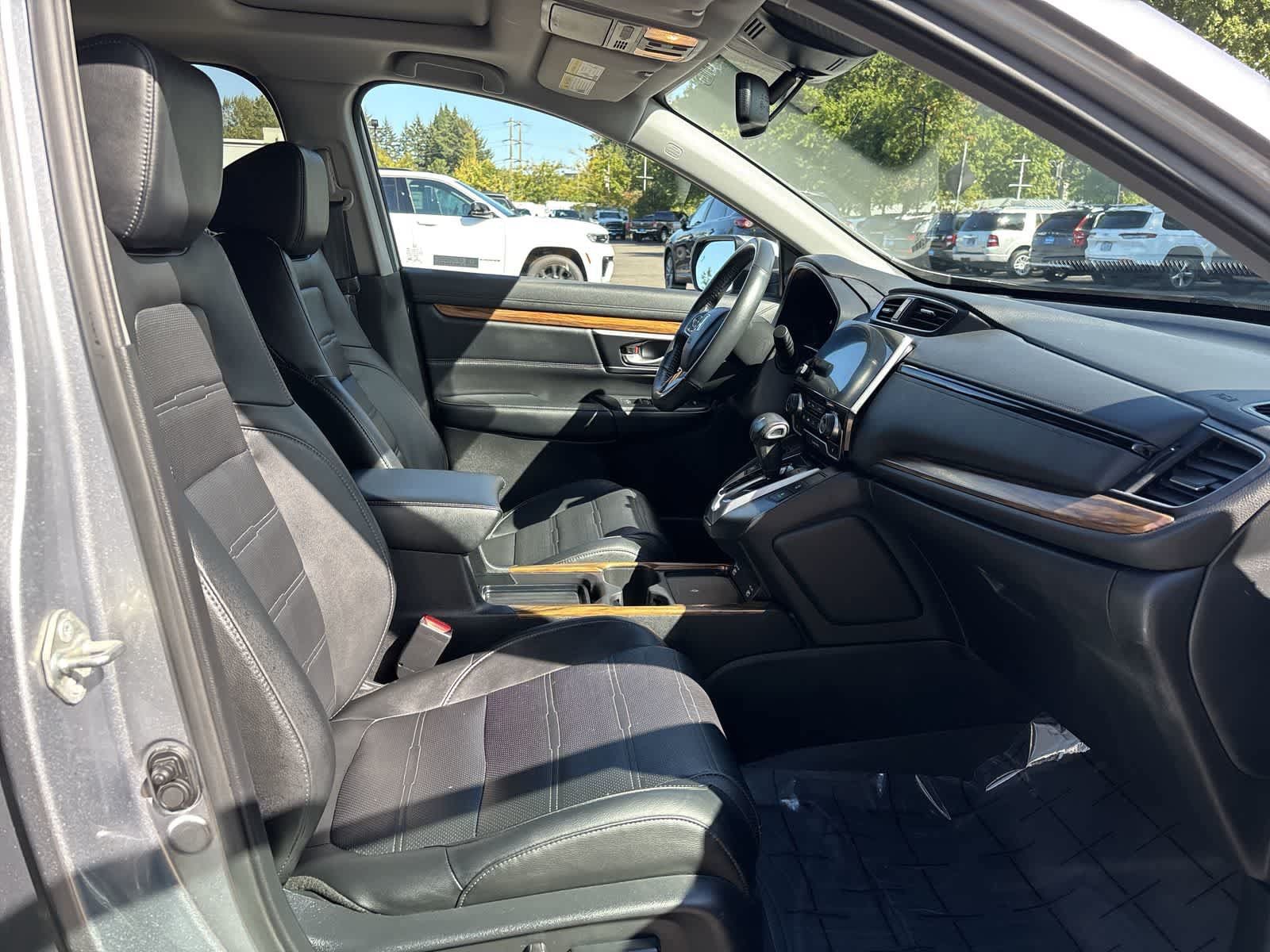 Used 2020 Honda CR-V Touring image 5
