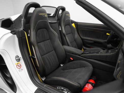 Certified 2025 Porsche 718 Boxster Spyder RS RWD image 40