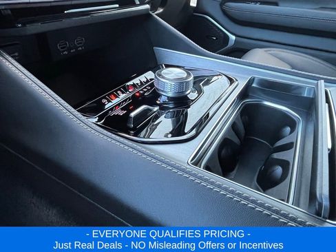 New 2025 Jeep Wagoneer L Series II image 19