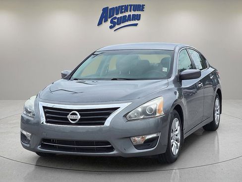Used 2015 Nissan Altima 2.5 S w/ Power Driver Seat Package FWD image 2