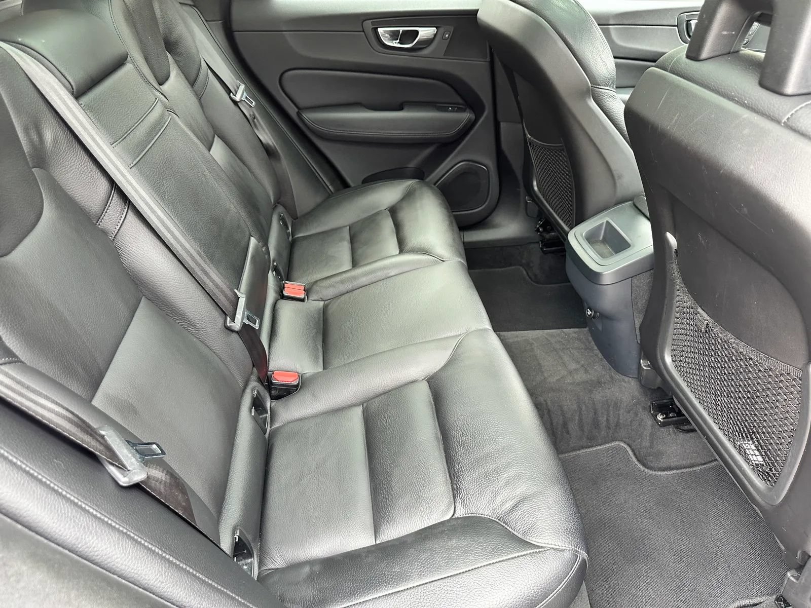 Used 2018 Volvo XC60 T5 Momentum w/ Vision Package AWD/4WD image 21