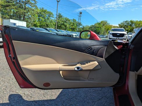 Used 2005 Chevrolet Corvette Coupe w/ Preferred Equipment Group RWD image 11