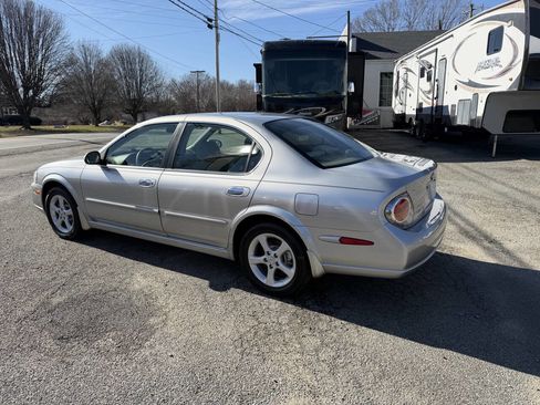 Used 2003 Nissan Maxima GXE image 8