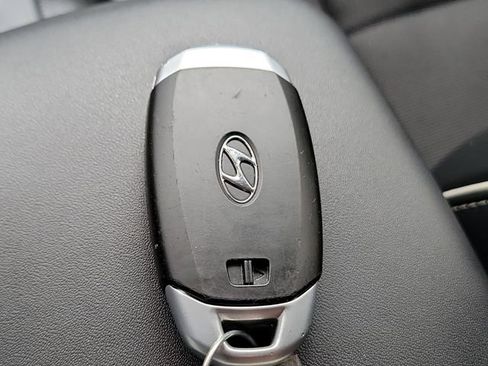 Used 2022 Hyundai Venue Limited w/ Cargo Package image 36