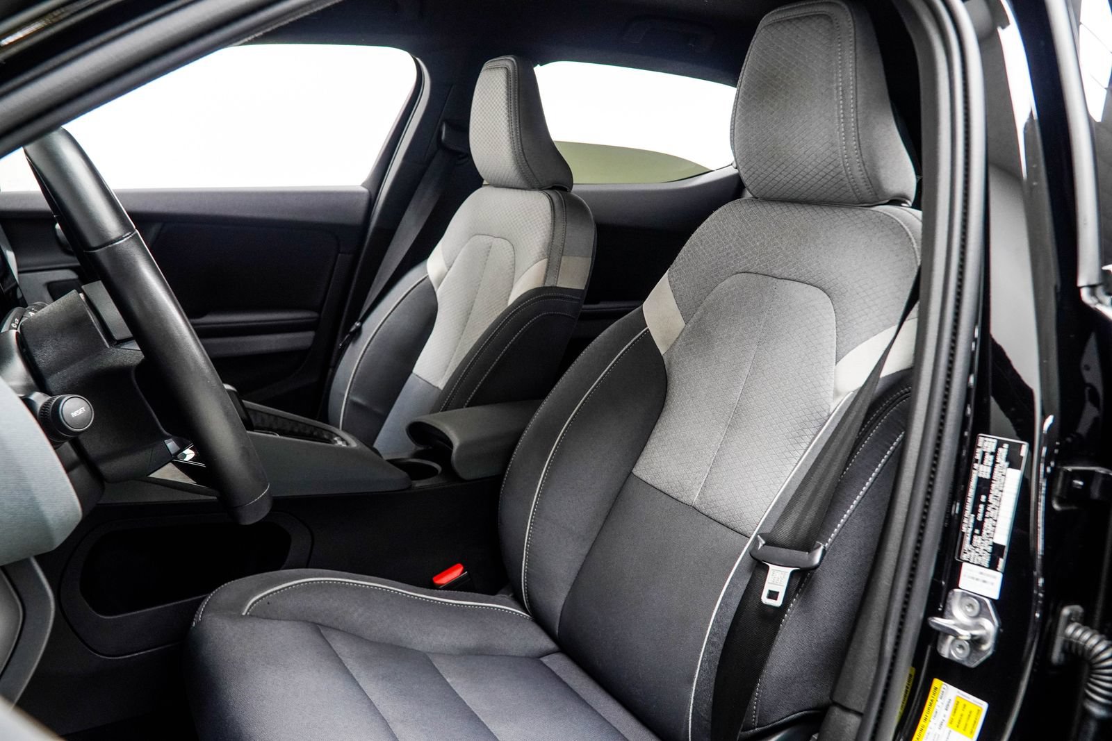 Used 2022 Polestar Polestar 2 w/ Pilot Package AWD/4WD image 37