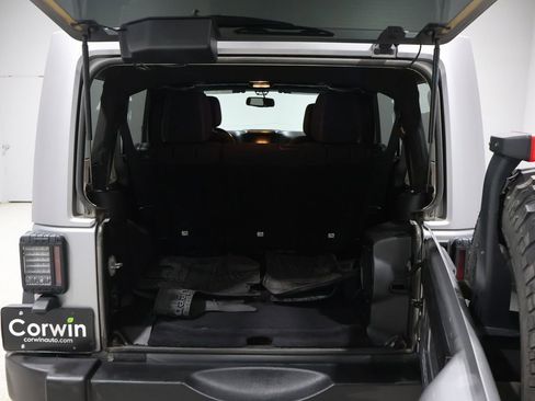 Used 2014 Jeep Wrangler Unlimited Rubicon w/ Connectivity Group image 19