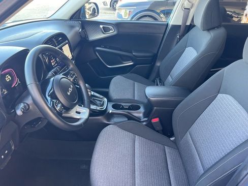 Certified 2023 Kia Soul EX FWD image 4