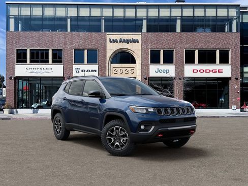 New 2026 Jeep Compass Trailhawk w/ Sun, Sound & Navigation Group AWD/4WD image 5