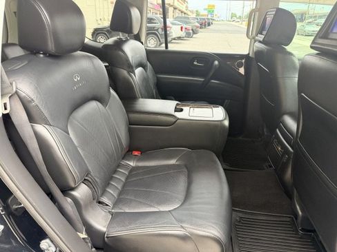 Used 2014 INFINITI QX80 4WD w/ Deluxe Touring Package image 16