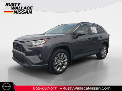 Used 2019 Toyota RAV4 XLE Premium w/ Carpet Mat Package FWD image 1