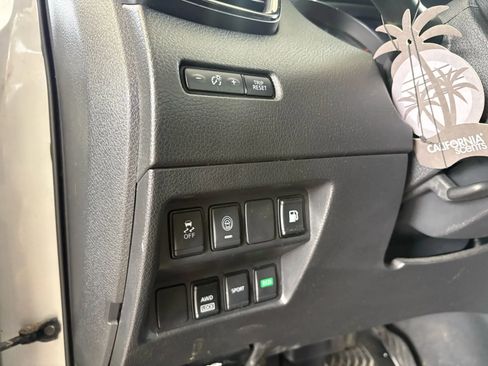 Used 2020 Nissan Rogue S image 12