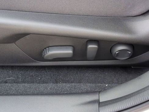 New 2025 Subaru Crosstrek 2.5i Premium image 17