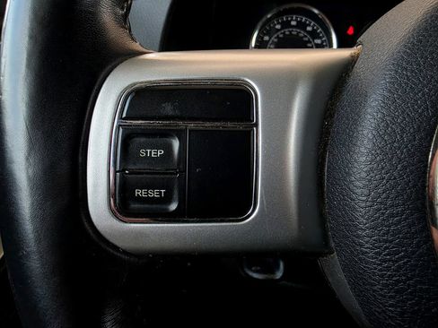 Used 2017 Jeep Compass Latitude AWD/4WD image 19