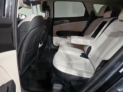 Used 2024 Kia Sportage EX image 37