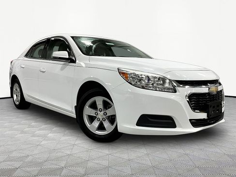 Used 2016 Chevrolet Malibu LT FWD image 3
