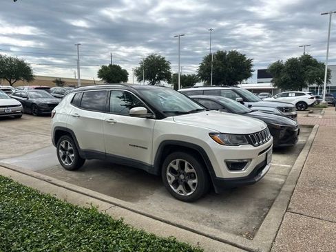 Used 2018 Jeep Compass Limited AWD/4WD image 2