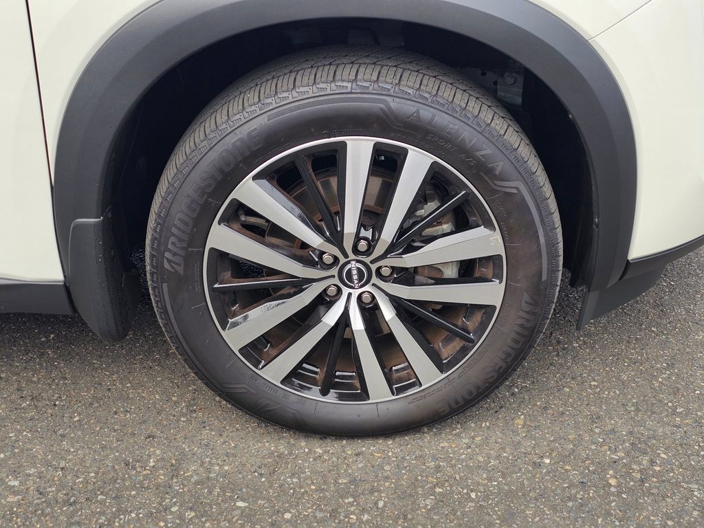 Used 2024 Nissan Pathfinder Platinum AWD/4WD image 33