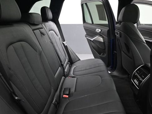 Used 2021 BMW X5 xDrive40i AWD/4WD image 23