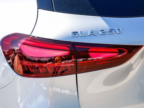 New 2026 Mercedes-Benz GLA 250 4MATIC image 8