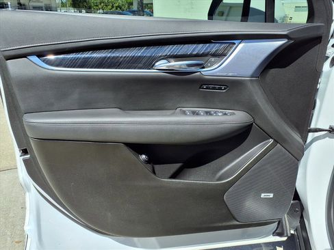 Certified 2024 Cadillac XT6 Premium Luxury FWD image 21