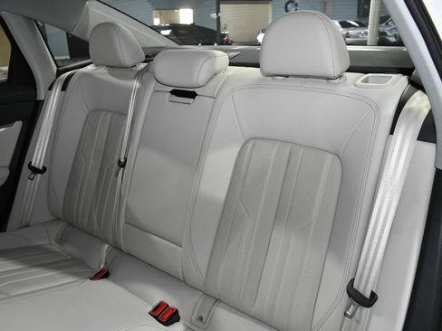 Used 2022 Audi A6 Premium Plus image 17