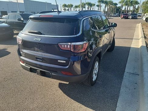 Used 2019 Jeep Compass Latitude w/ Cold Weather Group AWD/4WD image 3