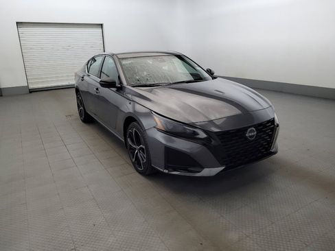 Used 2023 Nissan Altima 2.5 SR AWD/4WD image 13