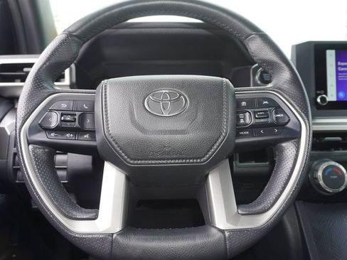 Certified 2025 Toyota 4Runner SR5 AWD/4WD image 19