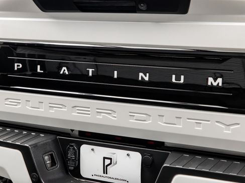 Used 2017 Ford F450 Platinum w/ Platinum Ultimate Package AWD/4WD image 19