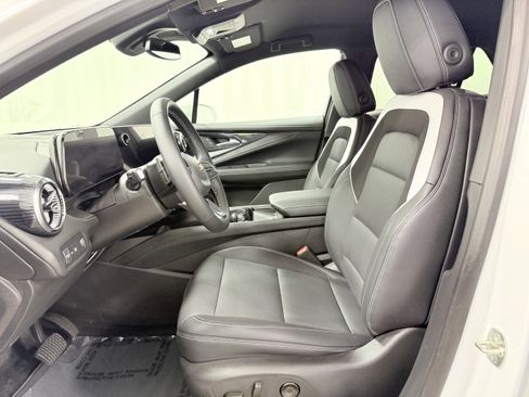 Used 2024 Chevrolet Blazer EV LT image 15