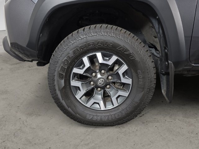 Used 2023 Toyota Tacoma TRD Off-Road w/ TRD Premium Off Road Package AWD/4WD image 9