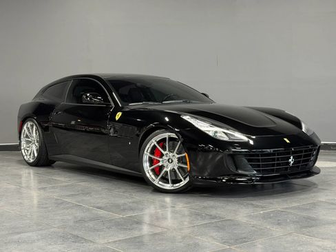 Used 2018 Ferrari GTC4Lusso AWD/4WD image 4