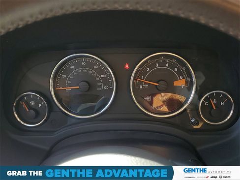 Used 2017 Jeep Compass Latitude image 12