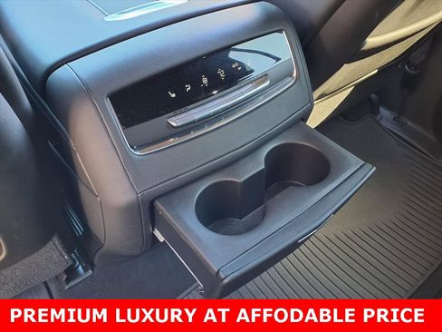 Used 2021 Cadillac Escalade Premium Luxury w/ Performance Package image 9
