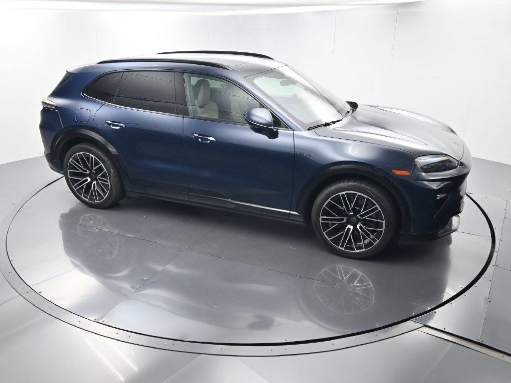 Certified 2026 Porsche Cayenne Turbo AWD/4WD image 41