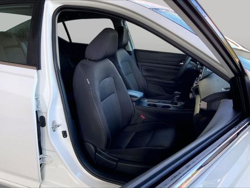 Used 2019 Nissan Altima 2.5 S FWD image 9