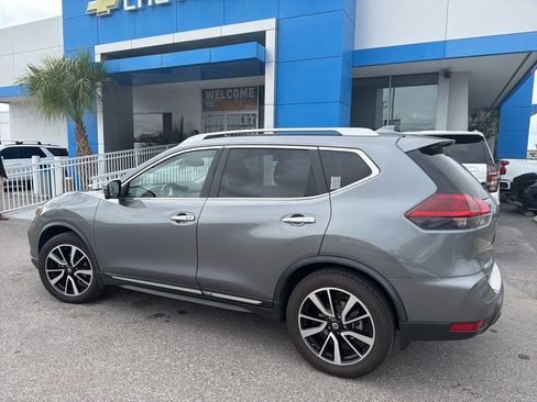 Used 2018 Nissan Rogue SL w/ Premium Package image 10