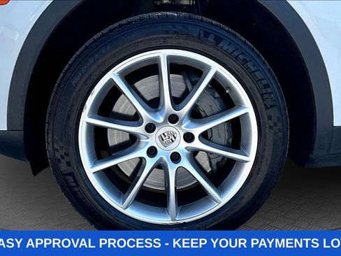 Used 2019 Porsche Cayenne S image 42