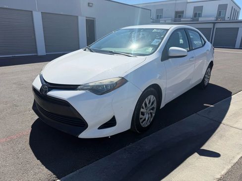 Used 2017 Toyota Corolla LE image 2