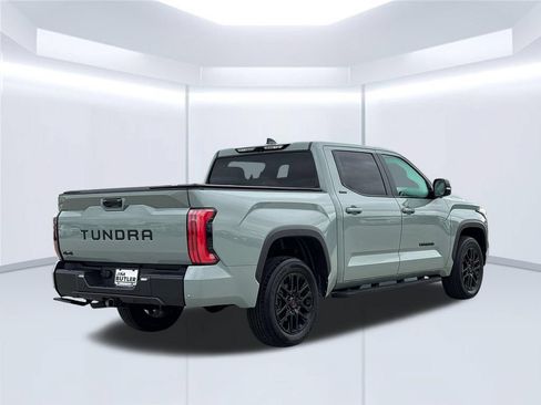 Used 2025 Toyota Tundra Limited AWD/4WD image 8
