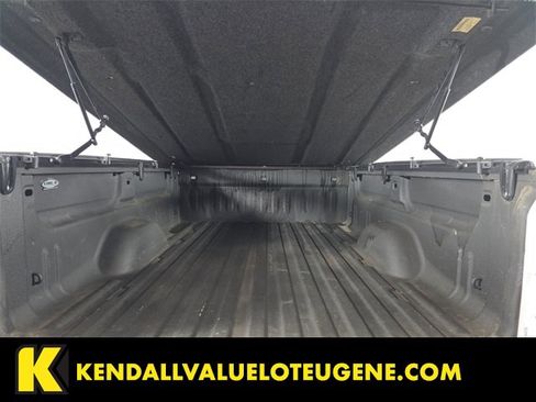 Used 2007 GMC Sierra 2500 SLT w/ Z71 Off-Road Package image 12