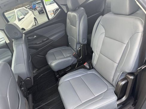 Used 2021 Chevrolet Traverse Premier image 11