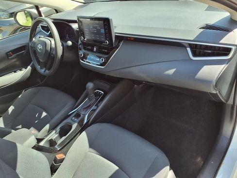 Used 2022 Toyota Corolla LE FWD image 28