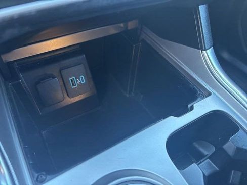 Used 2020 Ford Explorer XLT w/ Equipment Group 202A image 27