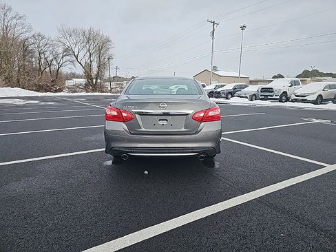 Used 2017 Nissan Altima 2.5 S w/ Power Driver Seat Package image 6