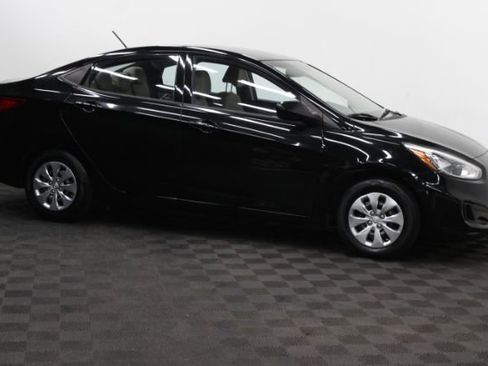 Used 2015 Hyundai Accent GLS FWD image 3